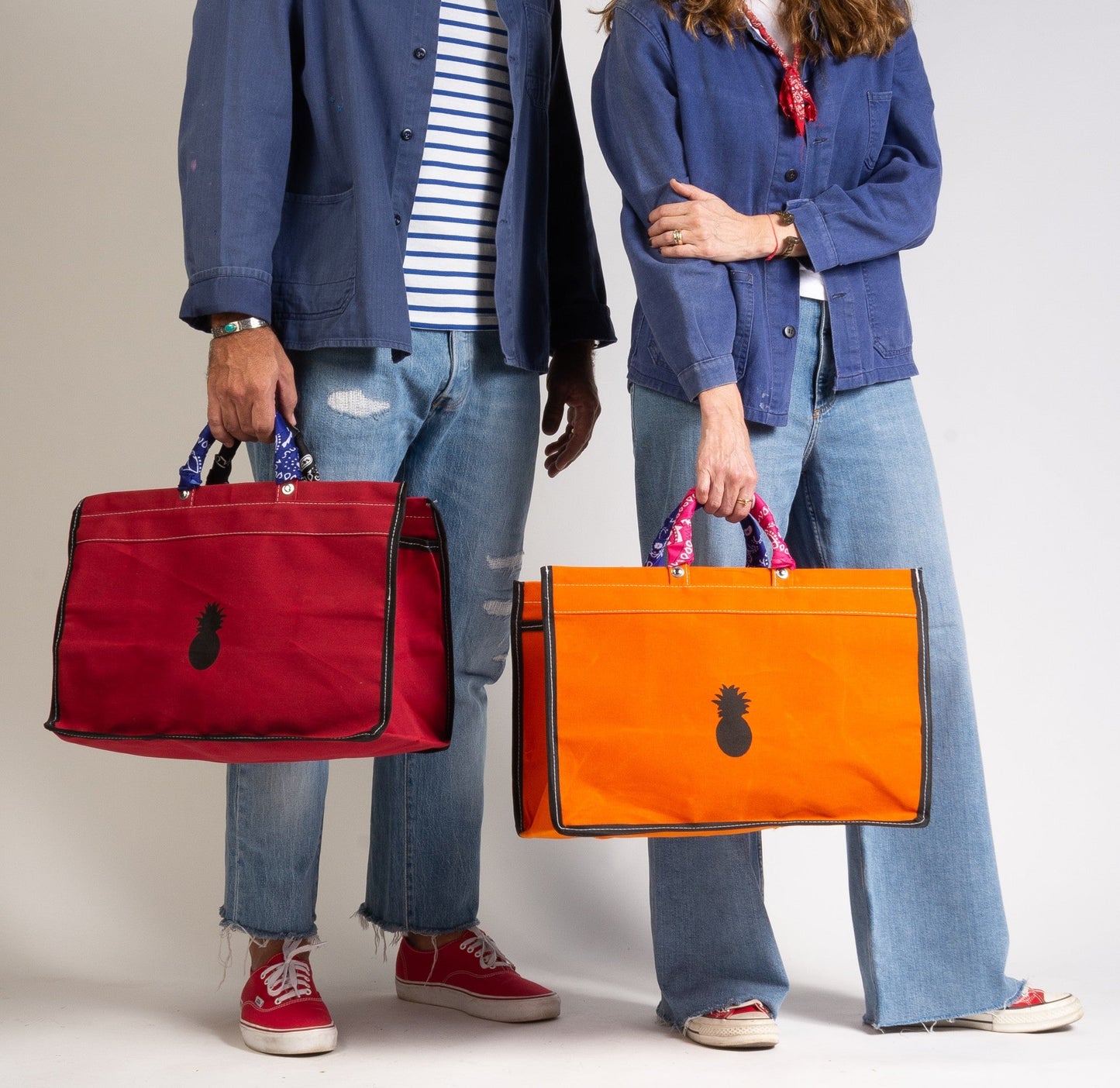 RED CANVAS BAG WITH BANDANAS IN RANDOM COLORS