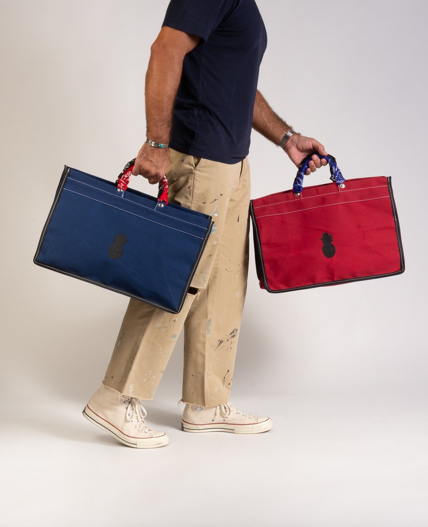 RED CANVAS BAG WITH BANDANAS IN RANDOM COLORS