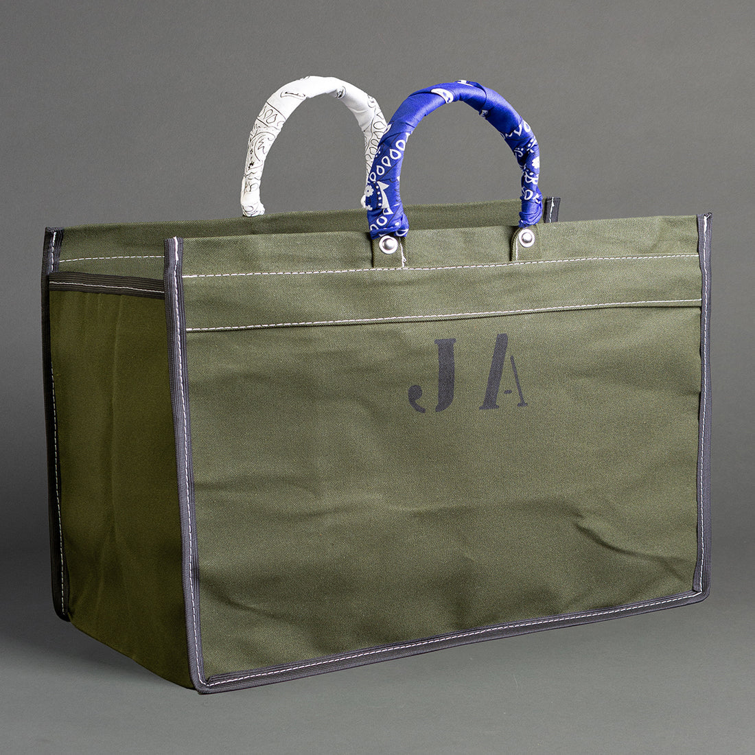 MOSS GREEN CANVAS BAG WITH BANDANAS IN RANDOM COLORS