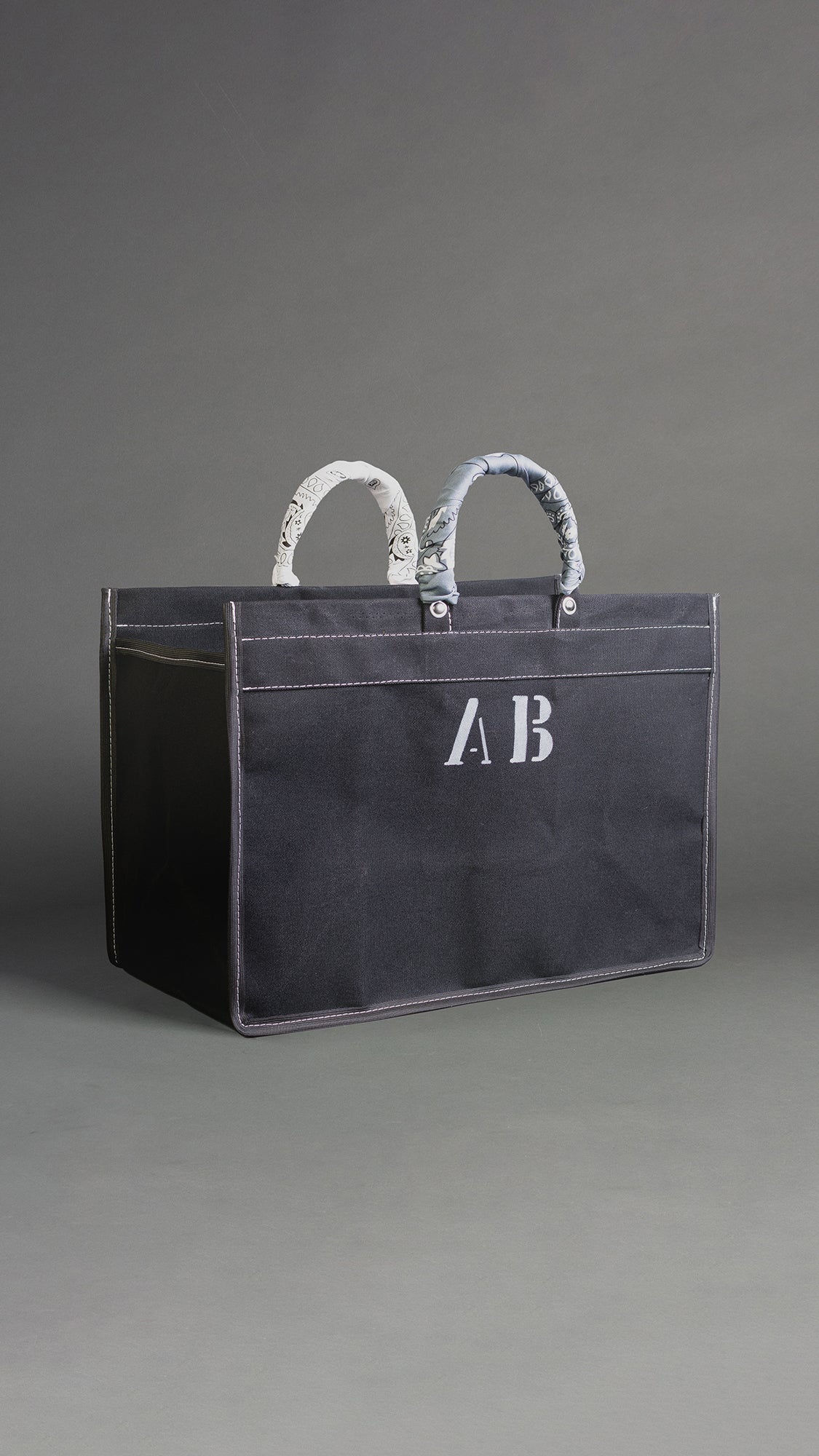 BLACK CANVAS BAG WITH BANDANAS IN RANDOM COLORS