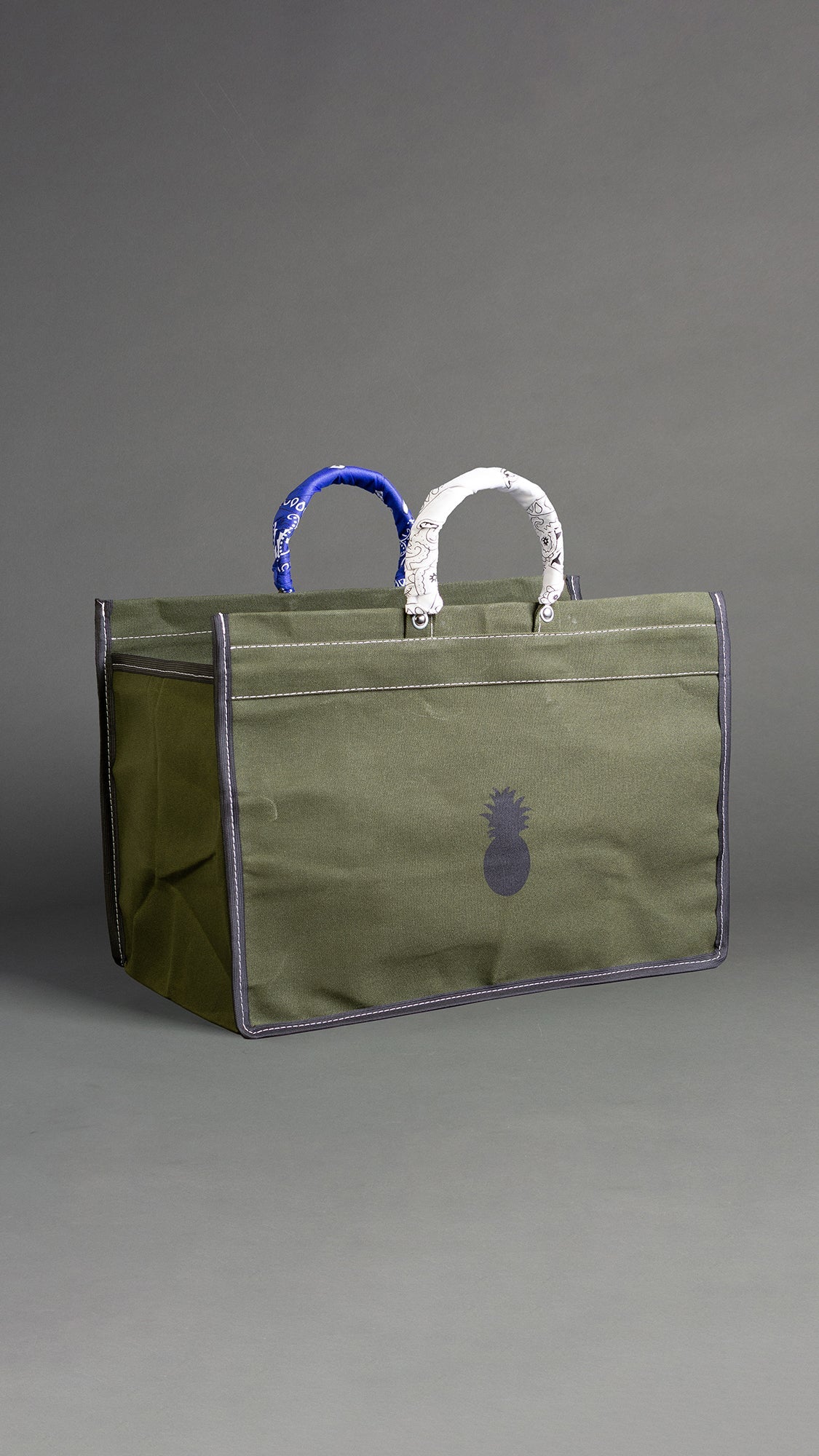 MOSS GREEN CANVAS BAG WITH BANDANAS IN RANDOM COLORS