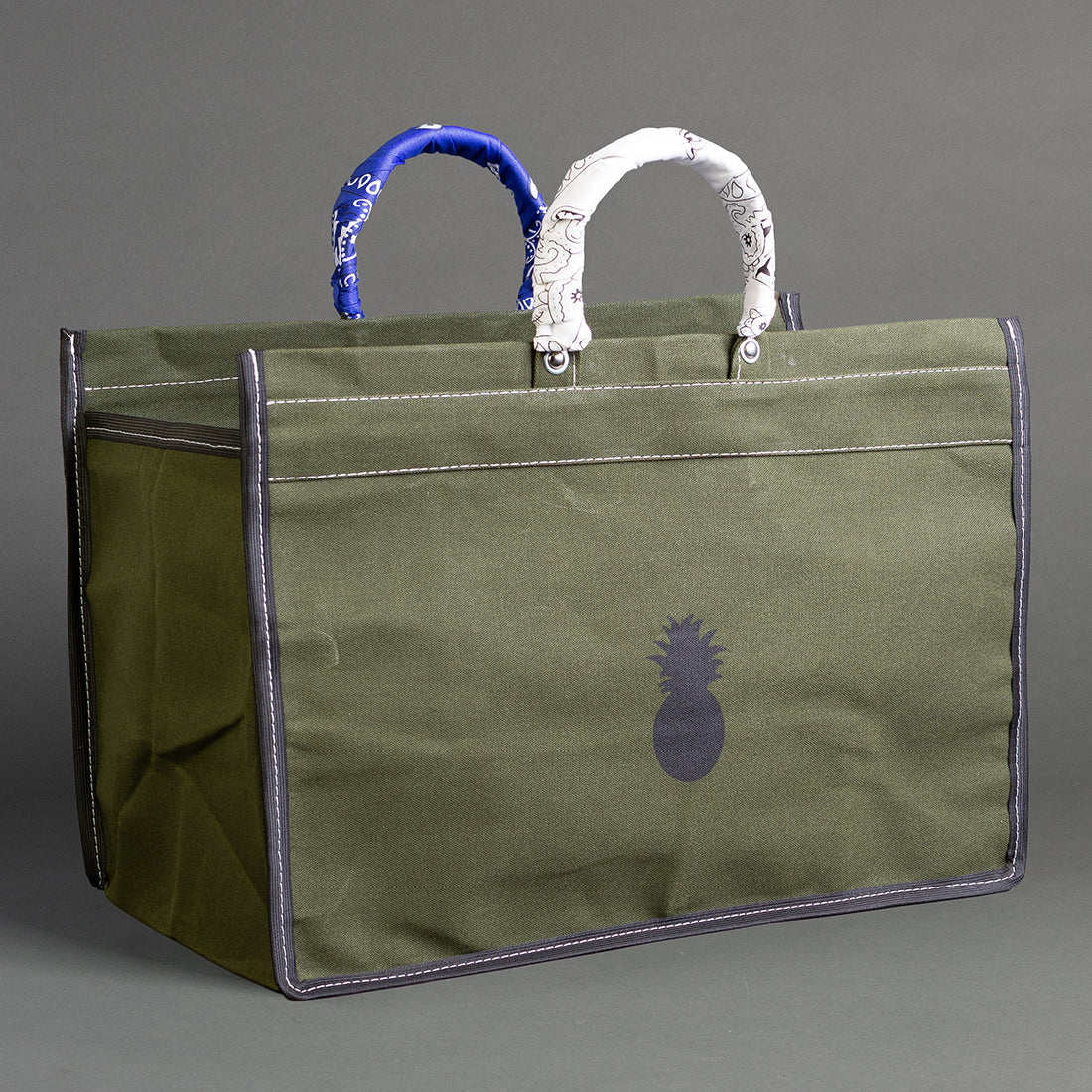 MOSS GREEN CANVAS BAG WITH BANDANAS IN RANDOM COLORS